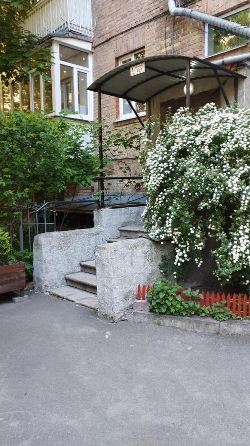 Ferienwohnung 2К. Центр Возле Гуливера.Бассейная 10 Kiew Exterior foto